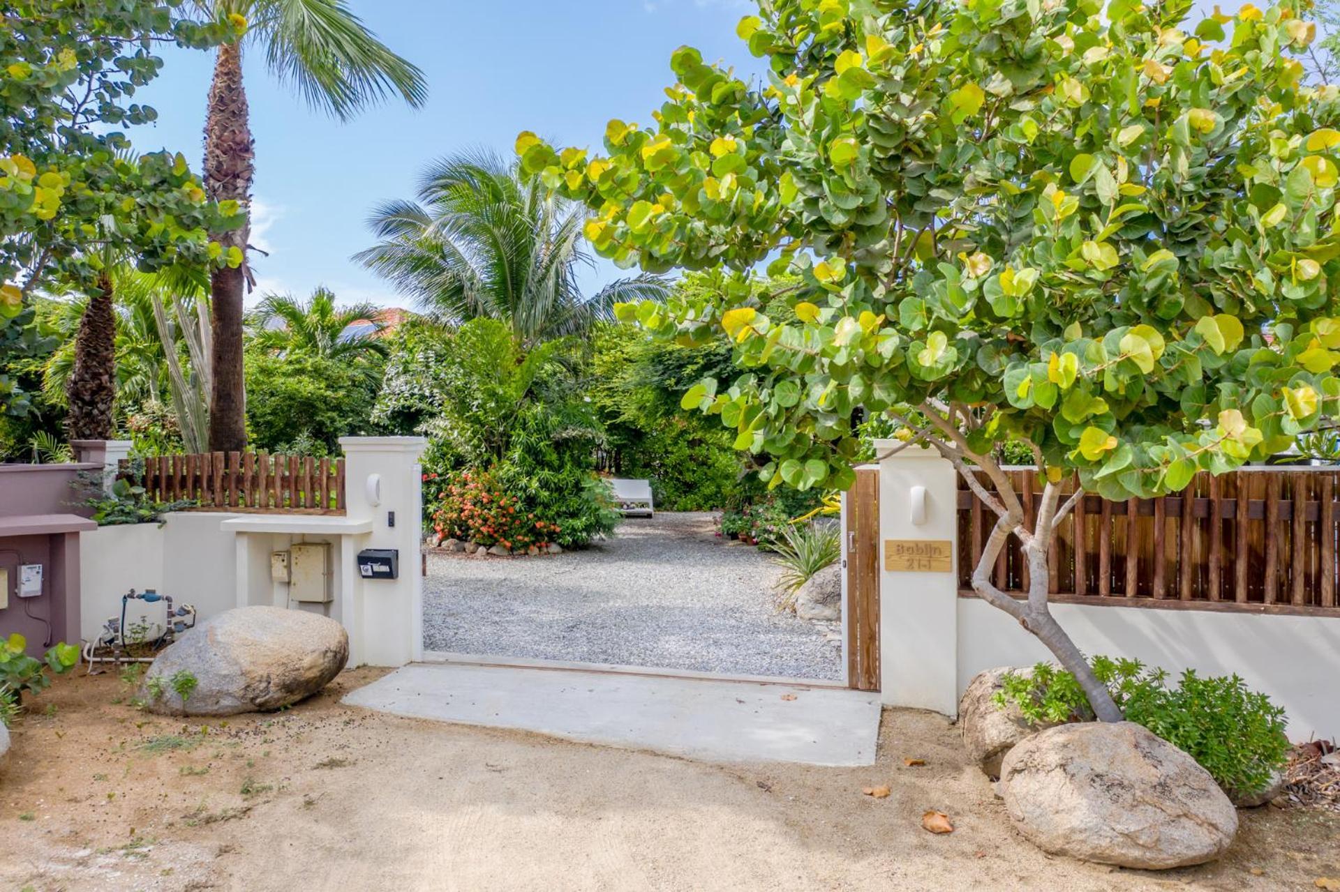 Naima Luxury Home, Cottage & Apartment Rentals Paradera Exterior photo